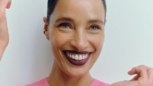 10 Best Lipsticks for Older Women for Smooth, Even Color